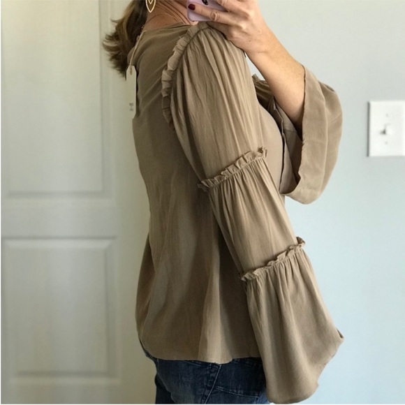 Taupe Bell Sleeve Tunic Top - Picture 4 of 5